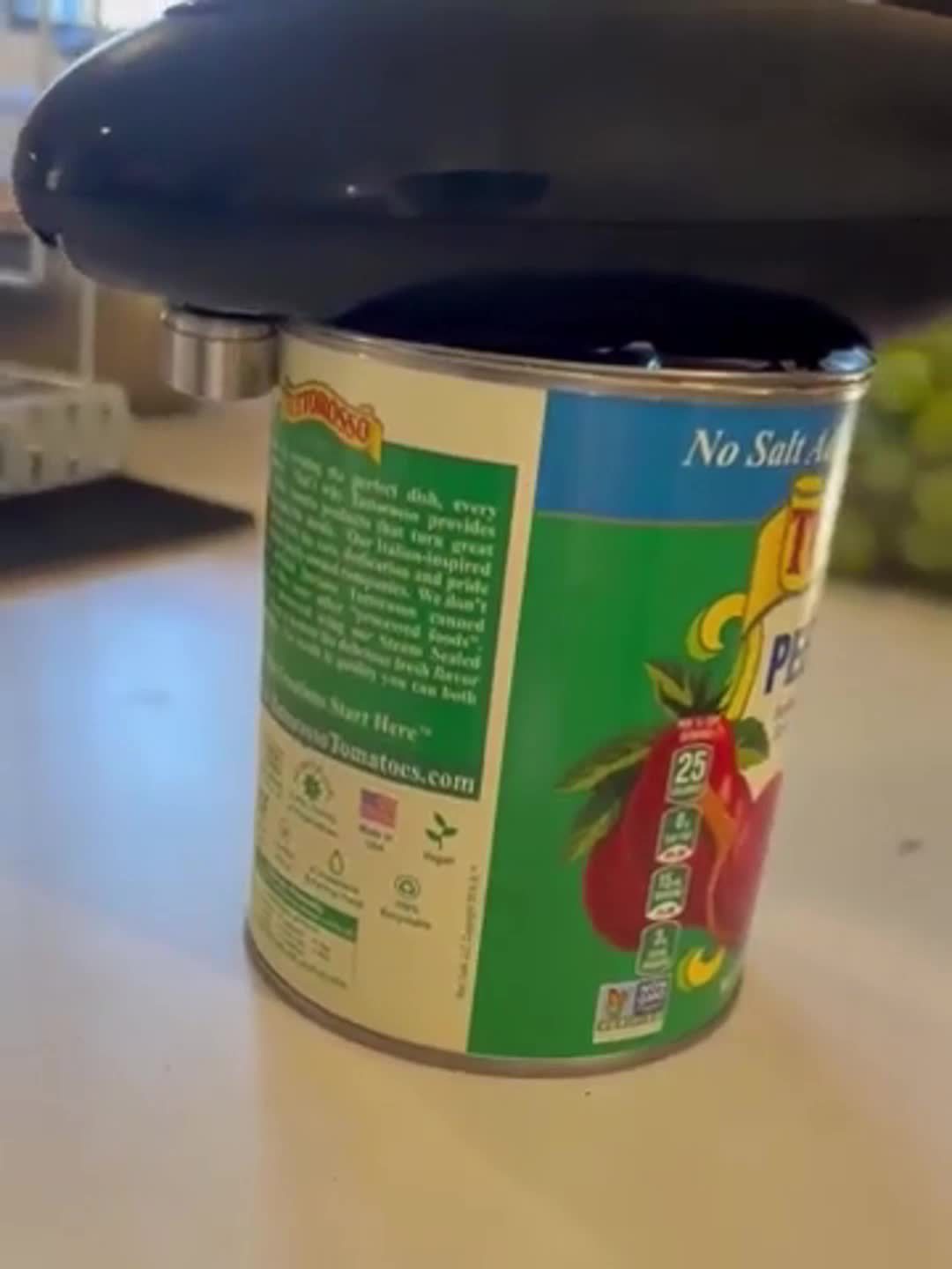 Automatic Can Opener with Smooth Edges